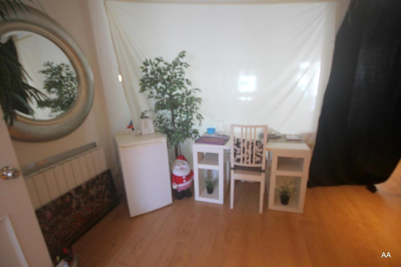 Little Peaceful Retreat Room With Bath, Heating, Terrace, Free Wifi Fridge Easy Parking Marbella Dış mekan fotoğraf