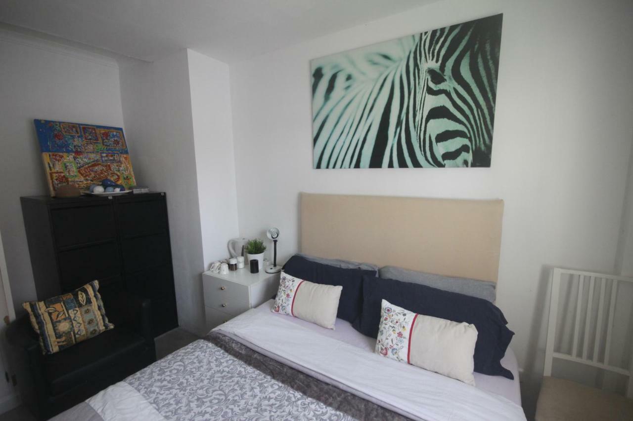 Little Peaceful Retreat Room With Bath, Heating, Terrace, Free Wifi Fridge Easy Parking Marbella Dış mekan fotoğraf
